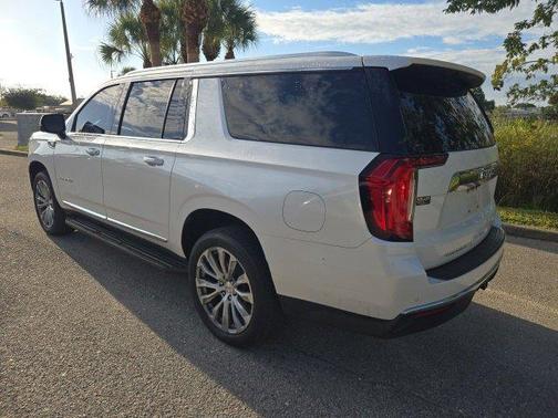 2021 GMC Yukon XL SLT