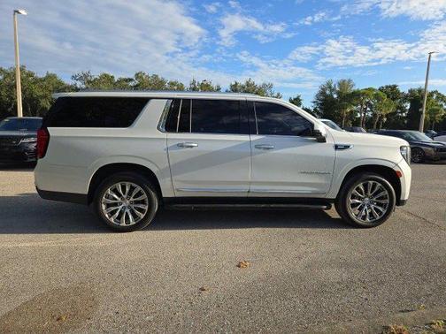2021 GMC Yukon XL SLT
