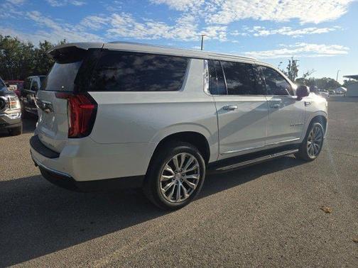 2021 GMC Yukon XL SLT