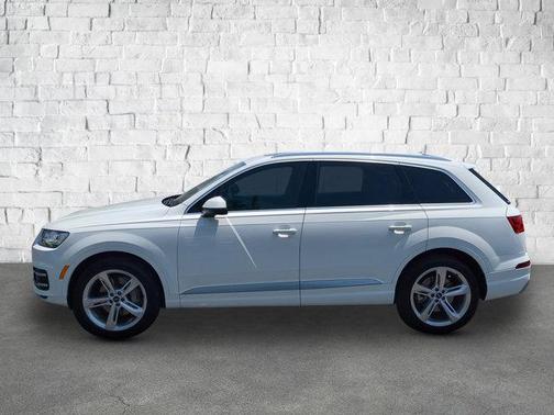 2019 Audi Q7 45 Premium Plus