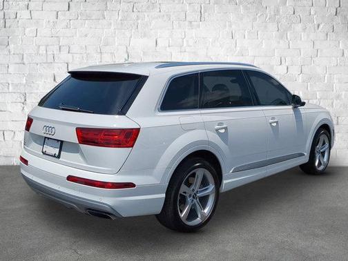 2019 Audi Q7 45 Premium Plus