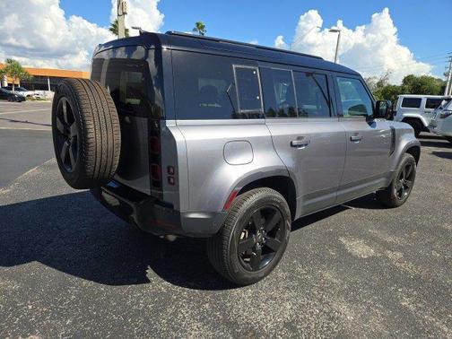 2024 Land Rover Defender 110 P400 S