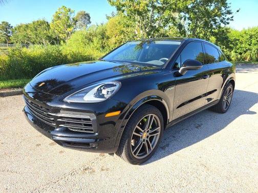 2022 Porsche Cayenne Base