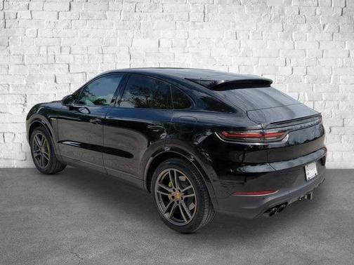 2022 Porsche Cayenne Base