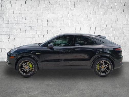 2022 Porsche Cayenne Base