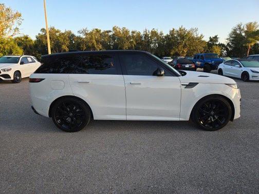 2025 Land Rover Range Rover Sport SE