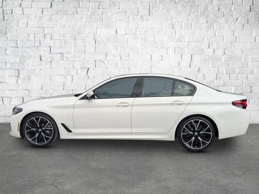 2022 BMW 530 i