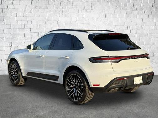 2022 Porsche Macan Base