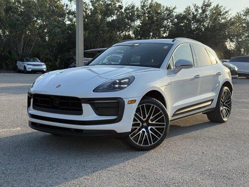 2022 Porsche Macan Base
