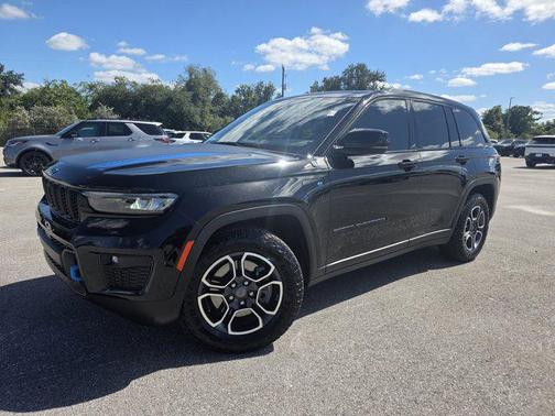 2022 Jeep Grand Cherokee 4xe Trailhawk