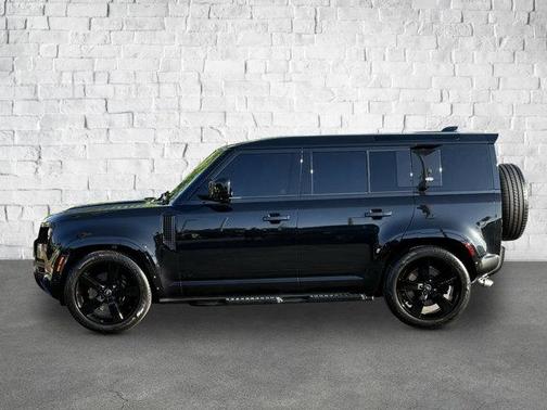2023 Land Rover Defender 110 V8