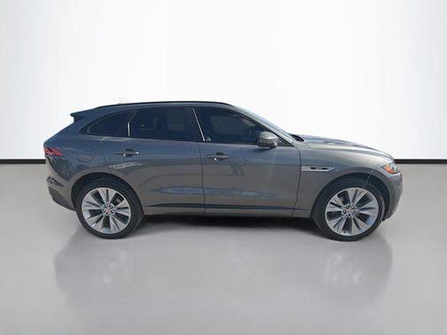 2017 Jaguar F-PACE 35t R-Sport