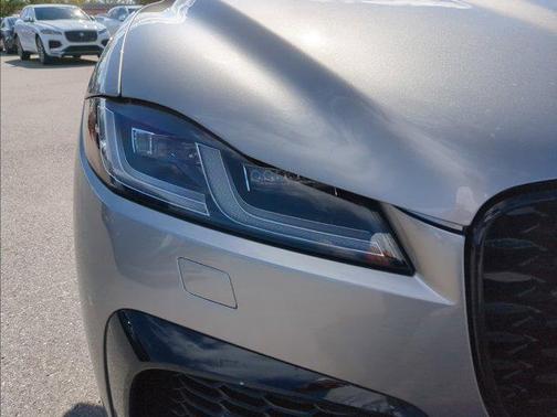 2025 Jaguar F-PACE SVR P550 AWD Automatic