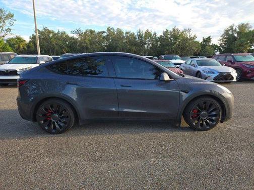 2022 Tesla Model Y Performance Dual Motor All-Wheel Drive