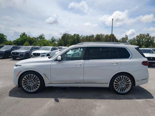 2024 BMW X7 xDrive40i