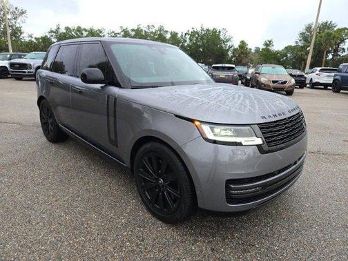 2025 Land Rover Range Rover P550e SE