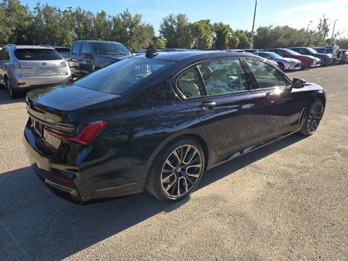 2022 BMW 750 i xDrive