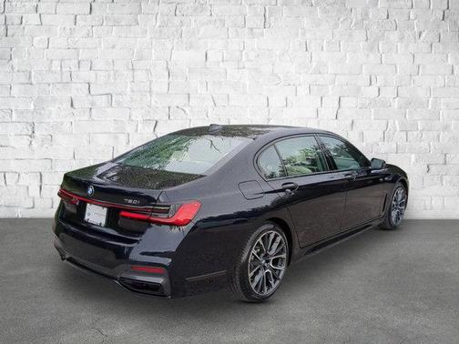 2022 BMW 750 i xDrive
