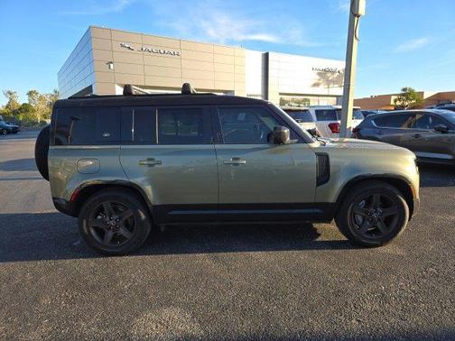 2023 Land Rover Defender 110 X-Dynamic SE