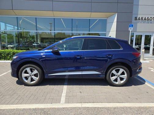 2024 Audi Q4 e-tron Premium 50 quattro