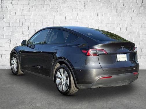 2024 Tesla Model Y Long Range Dual Motor All-Wheel Drive