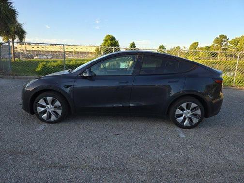2024 Tesla Model Y Long Range Dual Motor All-Wheel Drive