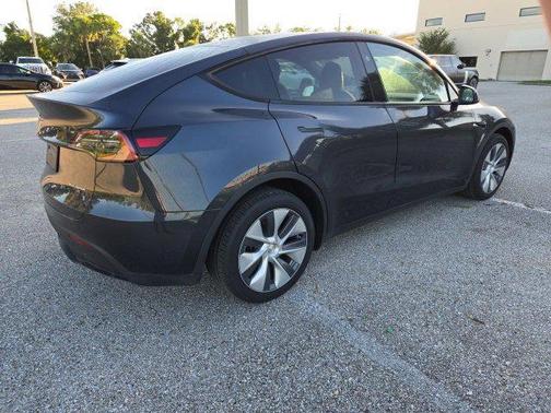 2024 Tesla Model Y Long Range Dual Motor All-Wheel Drive