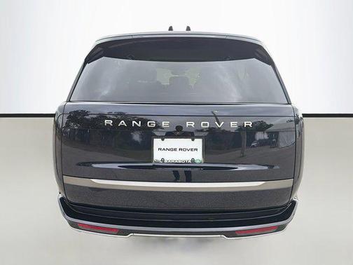 2025 Land Rover Range Rover P530 SE 7 Seat