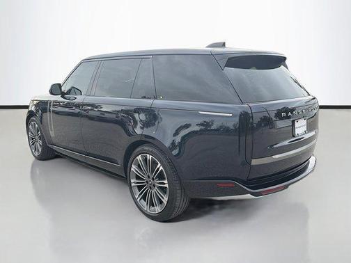 2025 Land Rover Range Rover P530 SE 7 Seat