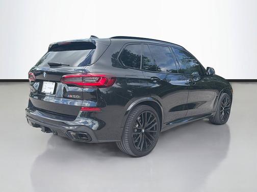 Black Sapphire Metallic 2023 BMW X5 M50i
