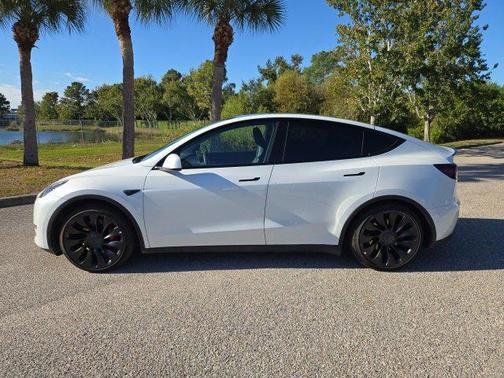 2022 Tesla Model Y Performance Dual Motor All-Wheel Drive