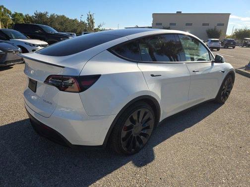 2022 Tesla Model Y Performance Dual Motor All-Wheel Drive