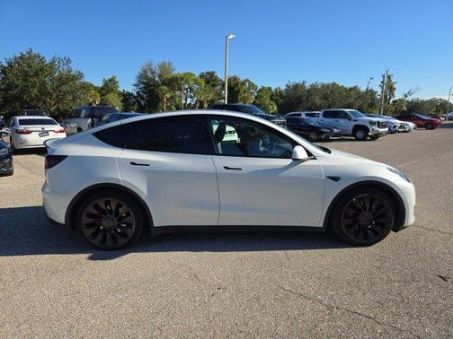 2022 Tesla Model Y Performance Dual Motor All-Wheel Drive