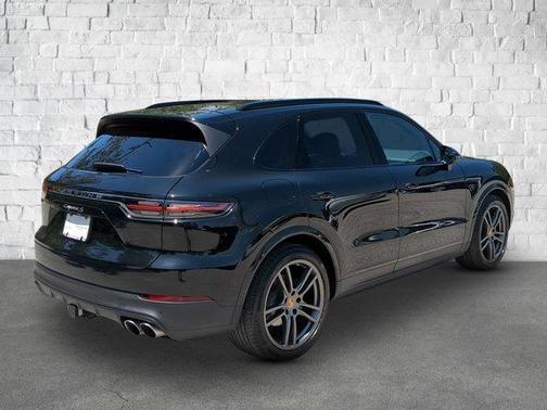 2023 Porsche Cayenne S