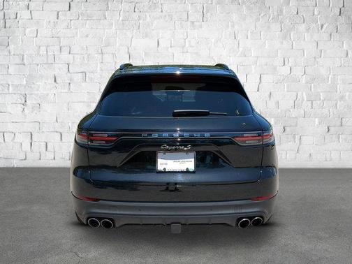 2023 Porsche Cayenne S