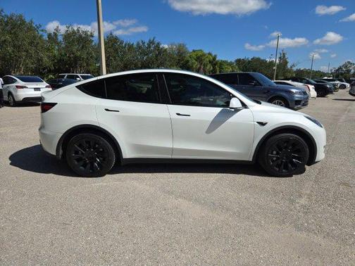 2023 Tesla Model Y Long Range Dual Motor All-Wheel Drive