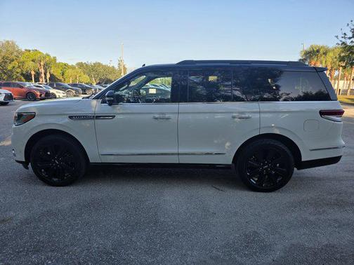 2023 Lincoln Navigator Black Label