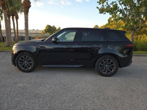 2024 Land Rover Range Rover Sport SE