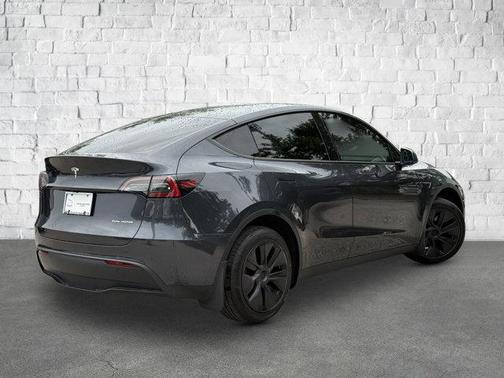 2025 Tesla Model Y Long Range Dual Motor All-Wheel Drive
