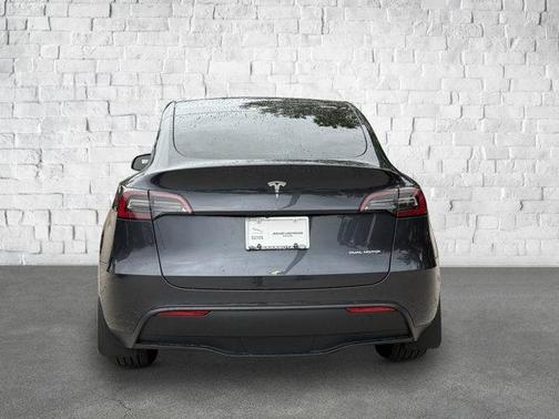 2025 Tesla Model Y Long Range Dual Motor All-Wheel Drive