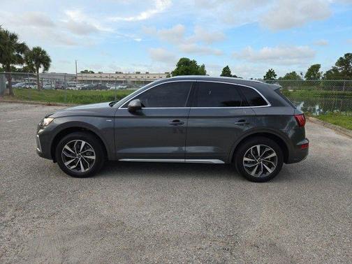 2022 Audi Q5 45 S line Premium Plus
