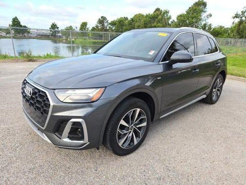 2022 Audi Q5 45 S line Premium Plus