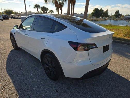 2025 Tesla Model Y Long Range Dual Motor Rear-Wheel Drive