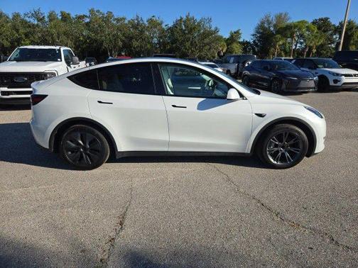 2025 Tesla Model Y Long Range Dual Motor Rear-Wheel Drive