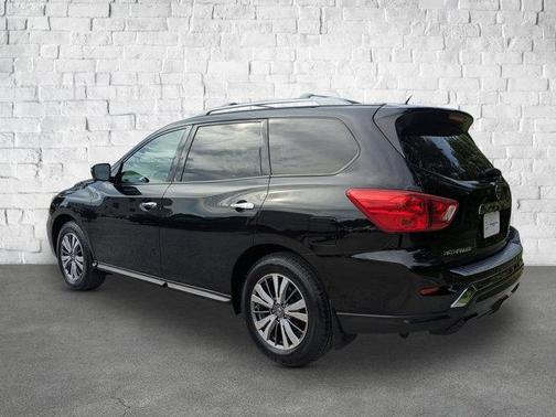 2018 Nissan Pathfinder SL