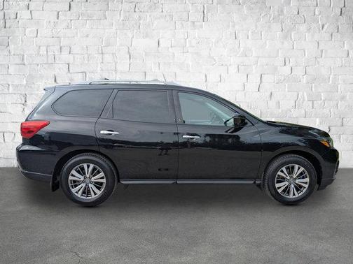 2018 Nissan Pathfinder SL
