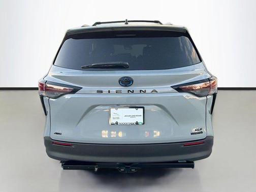 2024 Toyota Sienna Woodland Edition