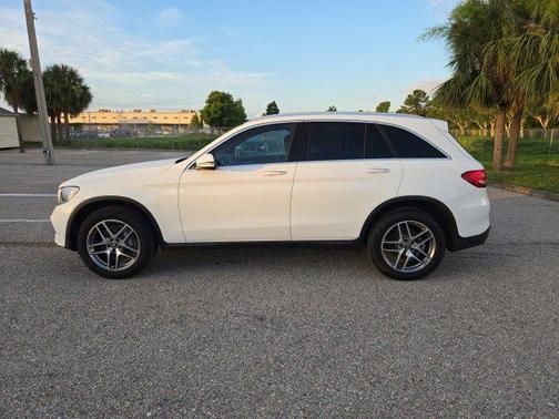 2018 Mercedes-Benz GLC 300 Base