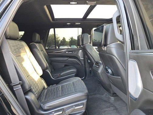 2022 Cadillac Escalade Sport Platinum