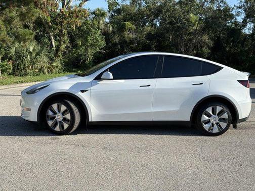 2023 Tesla Model Y Long Range Dual Motor All-Wheel Drive